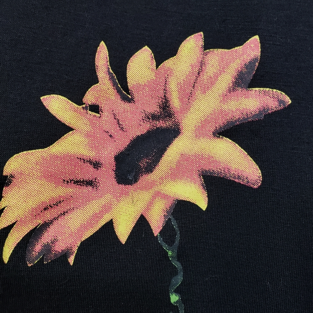 Cat silhouette looking at a daisy flower graphic Tshirt woman's size lar… - Picture 3 of 7